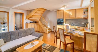 Pool & Wellness Chalet Sunshine, Vransko, Slovenia