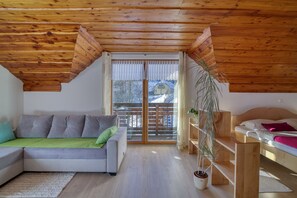 1 bedroom, laptop workspace, free WiFi, bed sheets