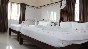 Bộ đồ giường cao cấp, chăn bông, nệm có lớp đệm bông