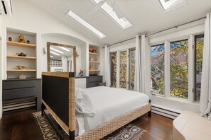 1 室のベッドルーム、デスク、アイロン / アイロン台、WiFi (無料)