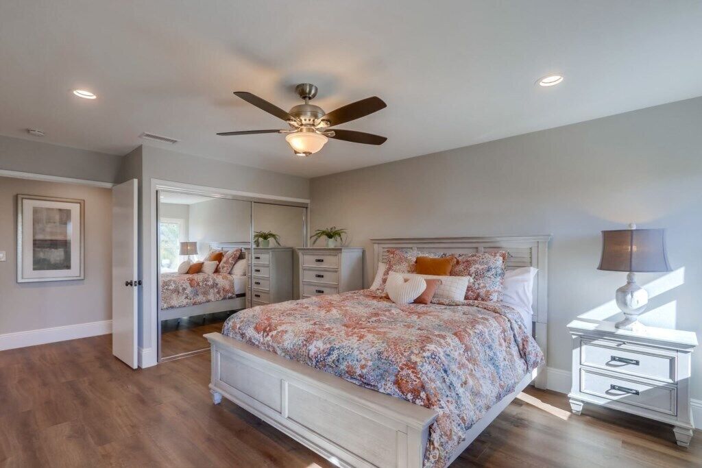 5 bedrooms, iron/ironing board, free WiFi, bed sheets