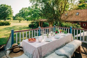 Unclassified image, 5 of 33, button