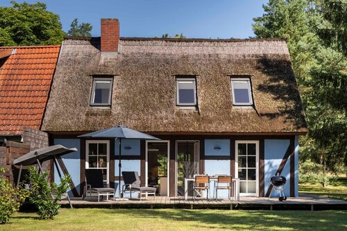 Pommernhaus Vorsee am Kiefernwald Kamin Boot - Reetgedecktes Fachwerkhaus, Kamin