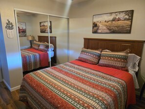 2 bedrooms, iron/ironing board, WiFi, bed sheets