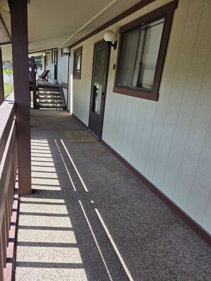 Terrace/patio - Lee's Helena Hideout (Helena)