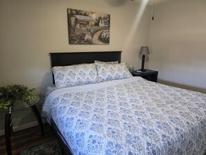 2 bedrooms, iron/ironing board, WiFi, bed sheets