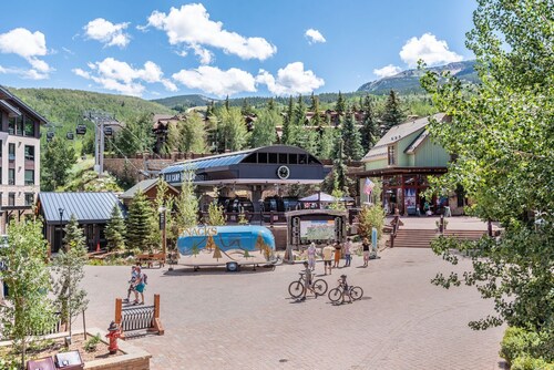 Corner Unit Ski-in/out residence is just steps from the Lifts!