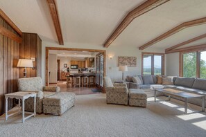 Smart TV, fireplace, offices