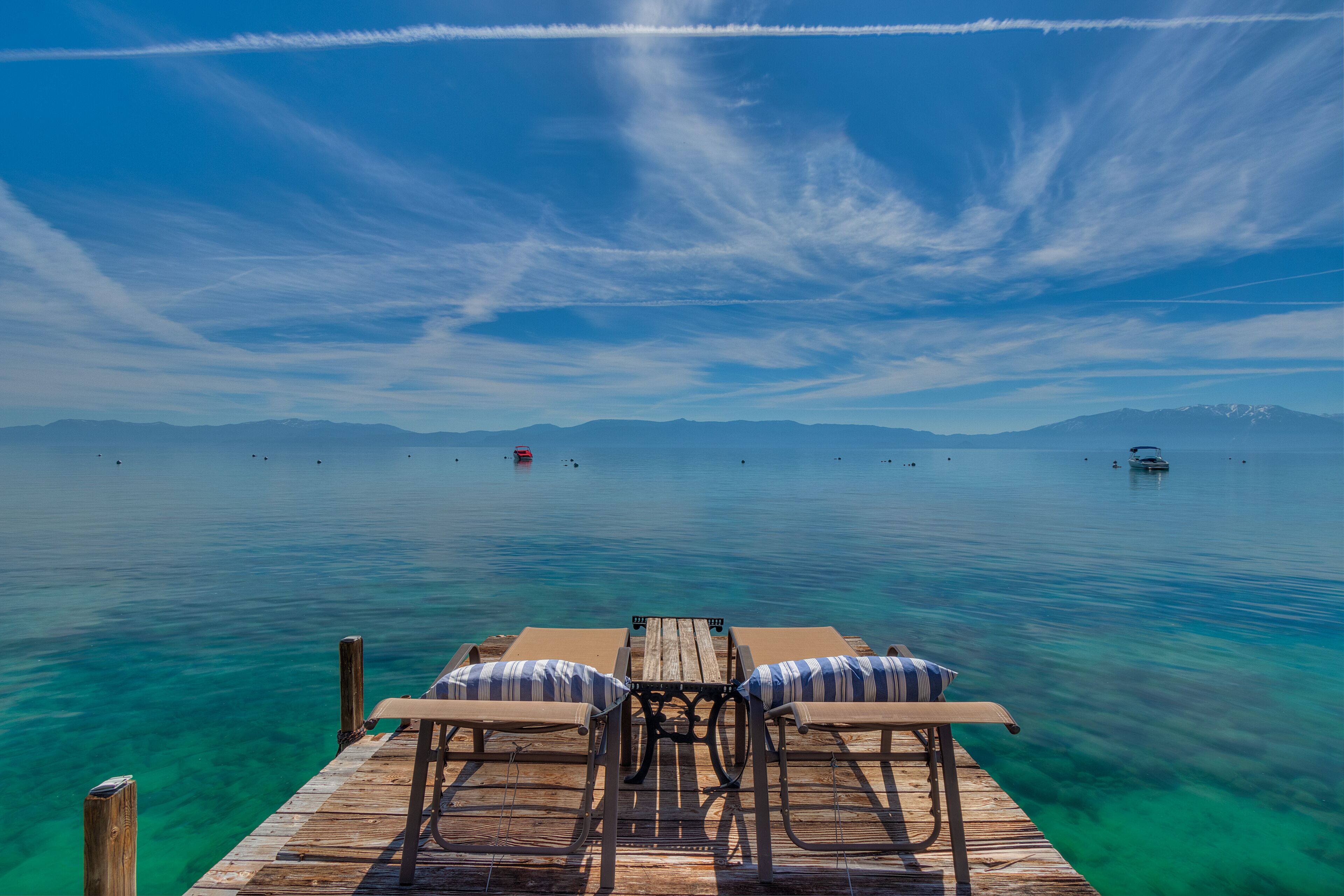 BLISS *LAKEFRONT *PRIVATE PIER *SAND BEACH *HUGE LAWN * BUOY*DOG WELCOME* TOYS*