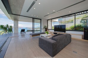 Luxury Villa, 4 Bedrooms, Private Pool, Ocean View | Ruang tamu | TV skrin rata