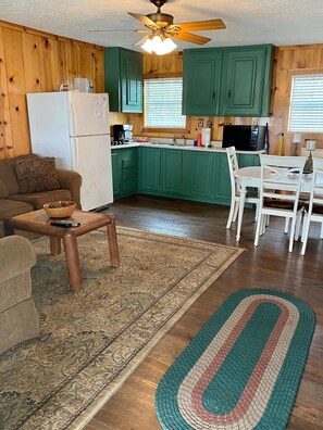 Cabin, Private Bathroom (River House 168B) | Interior