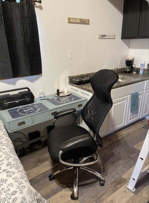 2 bedrooms, desk, iron/ironing board, free WiFi
