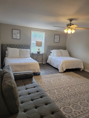 3 bedrooms, iron/ironing board, free WiFi, bed sheets