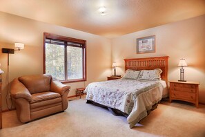 4 habitaciones, tabla de planchar con plancha, wifi y ropa de cama
