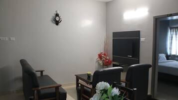 32-inch LED TV with satellite channels, TV