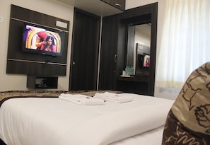 Deluxe Double Room - Viswa Residency by Azalea (Madurai)