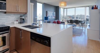 Astoria Cityscapes-Stunning Ocean and Mountain Views by Victoria Prime!