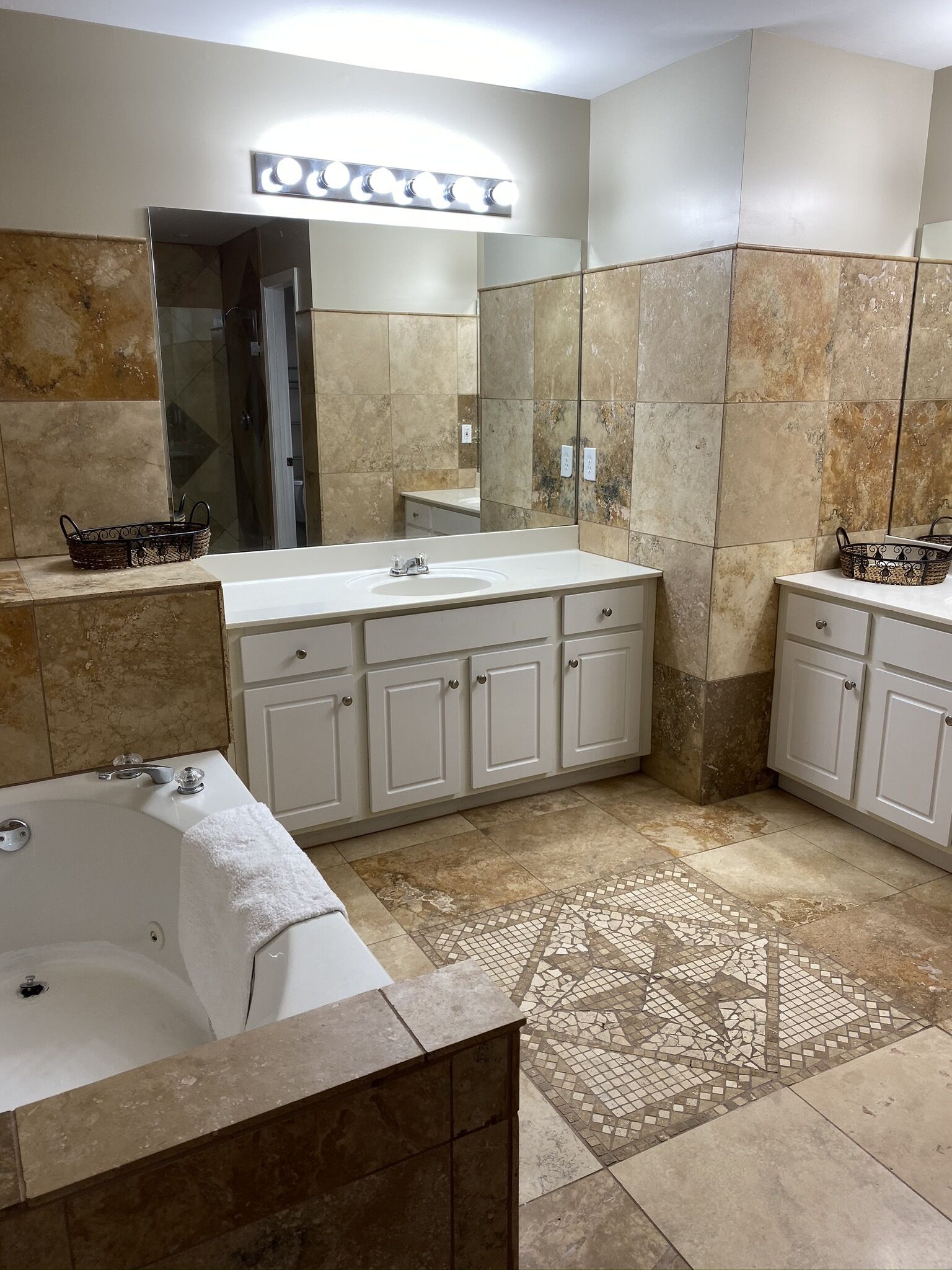 Cozy Luxaury House in cul-de-sac<br>