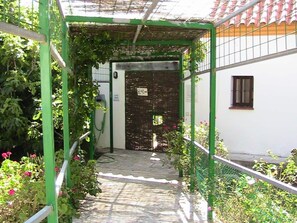 Property grounds - Pet-Friendly Apartment “Finca la Tacita Rosal” with Pool & Wi-Fi (Conil de la Frontera)