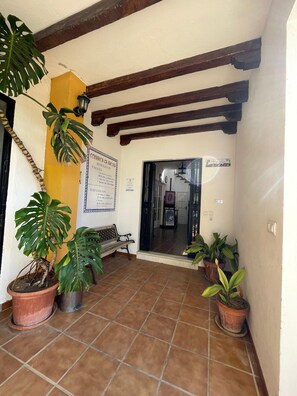 Interior - Pet-Friendly Apartment “Finca la Tacita Petunia” with Pool & Wi-Fi (Conil de la Frontera)