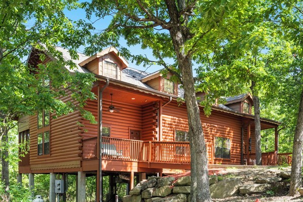 Exterior - Relax, Explore, Repeat: Your Branson Adventure Starts Here! (Branson)