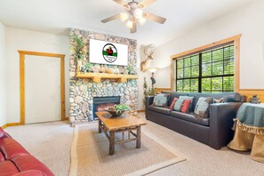 Smart TV, fireplace, DVD player - Relax, Explore, Repeat: Your Branson Adventure Starts Here! (Branson)