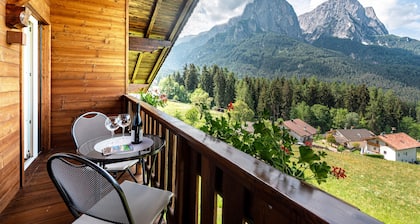 Apartment “Haus Lohengrin - Ferienwohnung 4” with Mountain View, Wi-Fi, Balcony & Garden