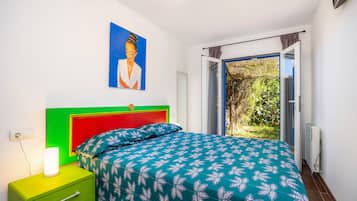 2 slaapkamers, een strijkplank/strijkijzer, gratis wifi, beddengoed