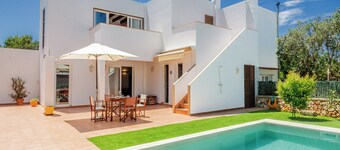 Vacation Apartment “Villa Payu” with Pool, Wi-Fi, A/C, Balcony, Terrace & Garden