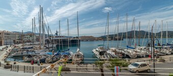 La Tonnina overlooking the sea of Darsena