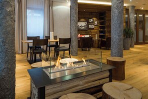 المنشأة من الداخل