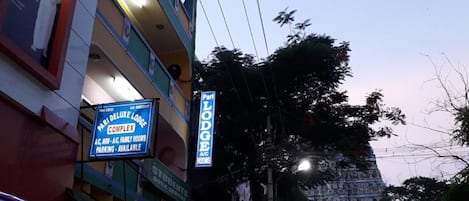 Façade de l’hébergement - soirée/nuit