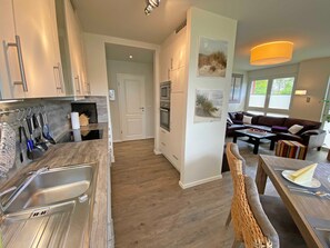 Kühlschrank, Mikrowelle, Ofen, Geschirrspüler