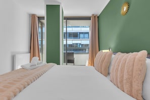 Traditional Apartment, 1 Double Bed, Non Smoking, Kitchenette | 1 bedroom, soundproofing, iron/ironing board, free WiFi