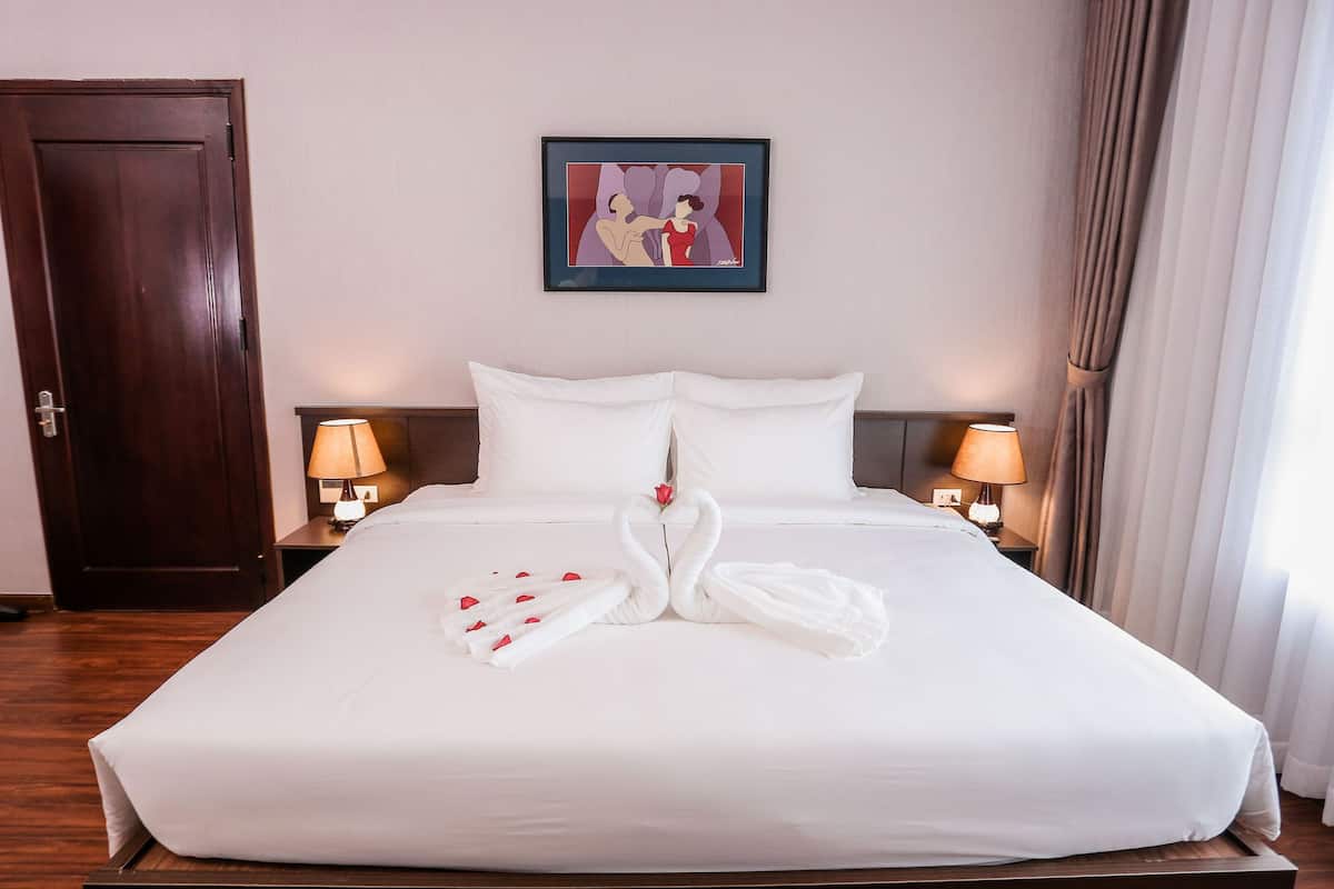 Superior Room | Premium bedding, down comforters, memory foam beds, minibar