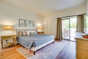 3 Schlafzimmer, Schreibtisch, Bügeleisen/Bügelbrett, Reisekinderbett