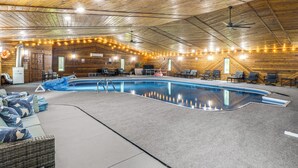 A heated pool - Featured on TV! Epic Indoor Pool • Sleeps 24 (Bridgman)