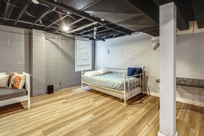 4 sovrum, internet och sängkläder