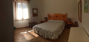 3 Schlafzimmer, Bügeleisen/Bügelbrett, Reisekinderbett, Bettwäsche