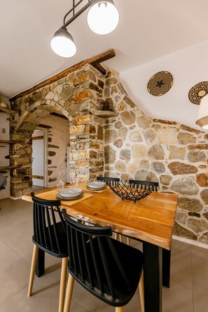 Villa with Outdoor Hot Tub & Private Pool | Dining room - Naxos Finest Hotel & Villas (Naxos)