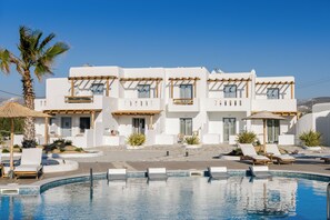 Front of property - Naxos Finest Hotel & Villas (Naxos)