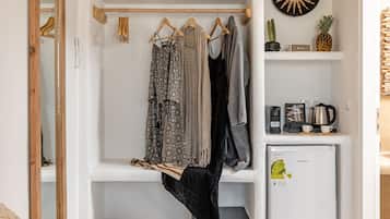 Deluxe Suite with Garden View and Private Hot Tub | Klædeskab