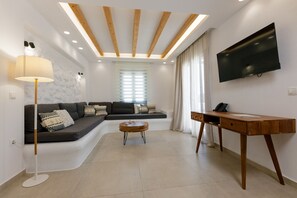 Premium Suite with Sea View & Private Hot tub | Living area | Smart TV - Naxos Finest Hotel & Villas (Naxos)