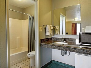 Bathroom - Americas Best Value Inn Seaside North (Seaside)