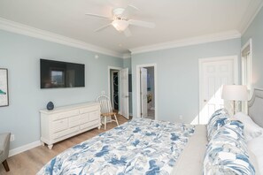 4 bedrooms, WiFi, bed sheets - Luxurious oceanfront located in OKI's Paradise Shores - Blue Bayou (Oak Island)