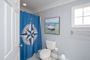 Shower, hair dryer, towels, soap - Luxurious oceanfront located in OKI's Paradise Shores - Blue Bayou (Oak Island)