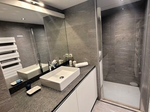 Hair dryer, towels - Beautiful bright apartment in the center, with parking (Les Gets)