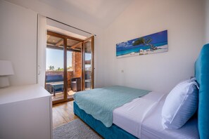 4 habitaciones, tabla de planchar con plancha y cuna de viaje 