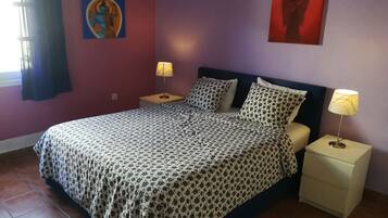 2 slaapkamers, een kluis op de kamer, een bureau