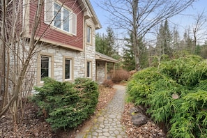 Exterior - Townhouse on the Golf La Bête -10min to Tremblant (Mont-Tremblant)